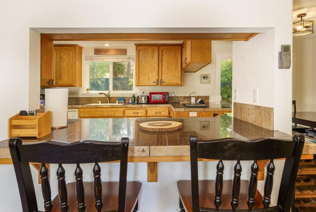 Acorn House - Charming House In Green Heaven With Pool Table With Lovely Backyard Oakhurst Extérieur photo