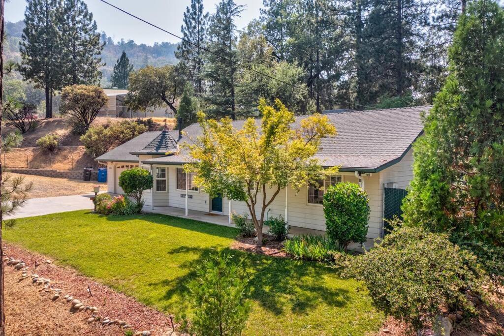 Acorn House - Charming House In Green Heaven With Pool Table With Lovely Backyard Oakhurst Extérieur photo