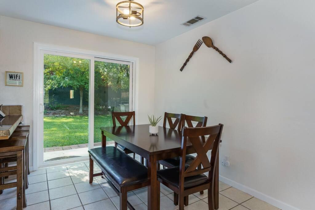 Acorn House - Charming House In Green Heaven With Pool Table With Lovely Backyard Oakhurst Extérieur photo