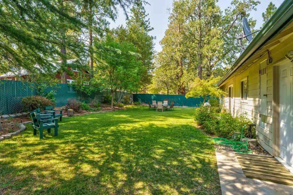 Acorn House - Charming House In Green Heaven With Pool Table With Lovely Backyard Oakhurst Extérieur photo
