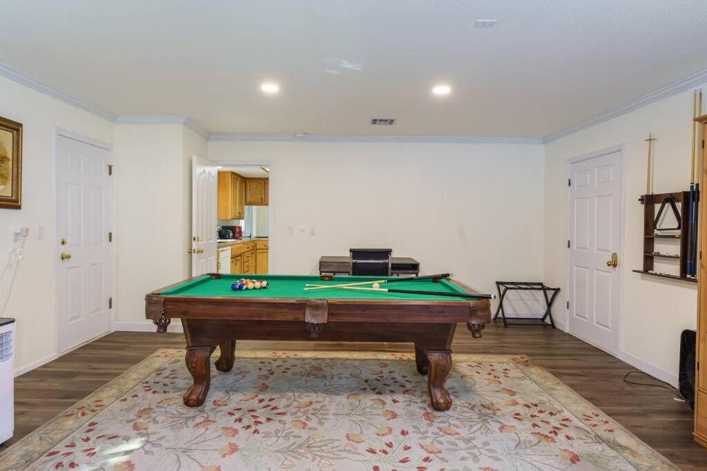 Acorn House - Charming House In Green Heaven With Pool Table With Lovely Backyard Oakhurst Extérieur photo