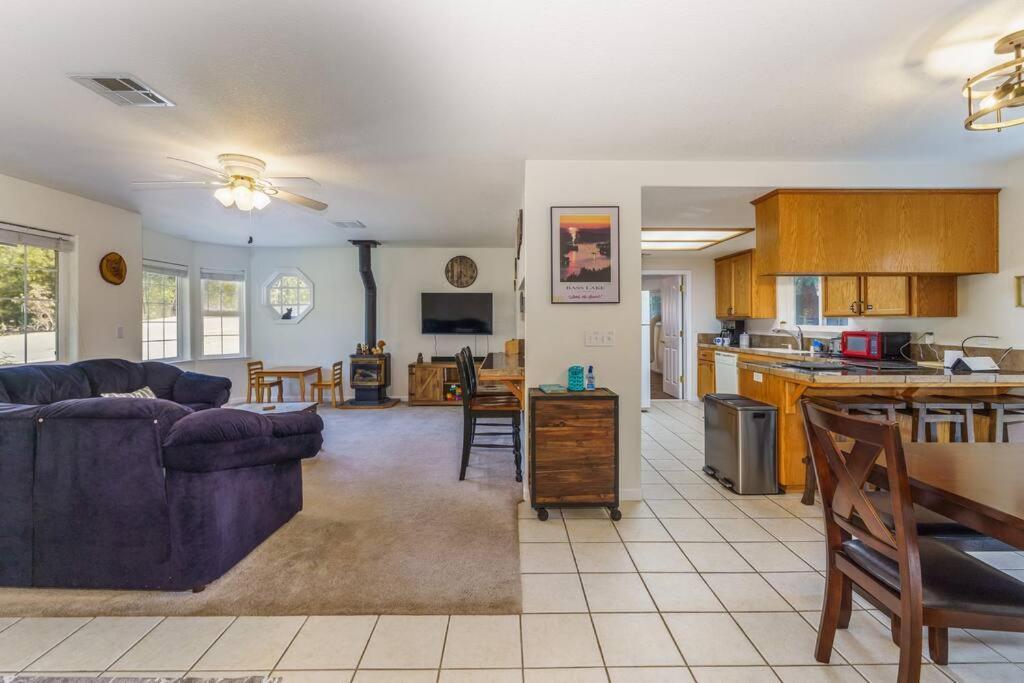 Acorn House - Charming House In Green Heaven With Pool Table With Lovely Backyard Oakhurst Extérieur photo
