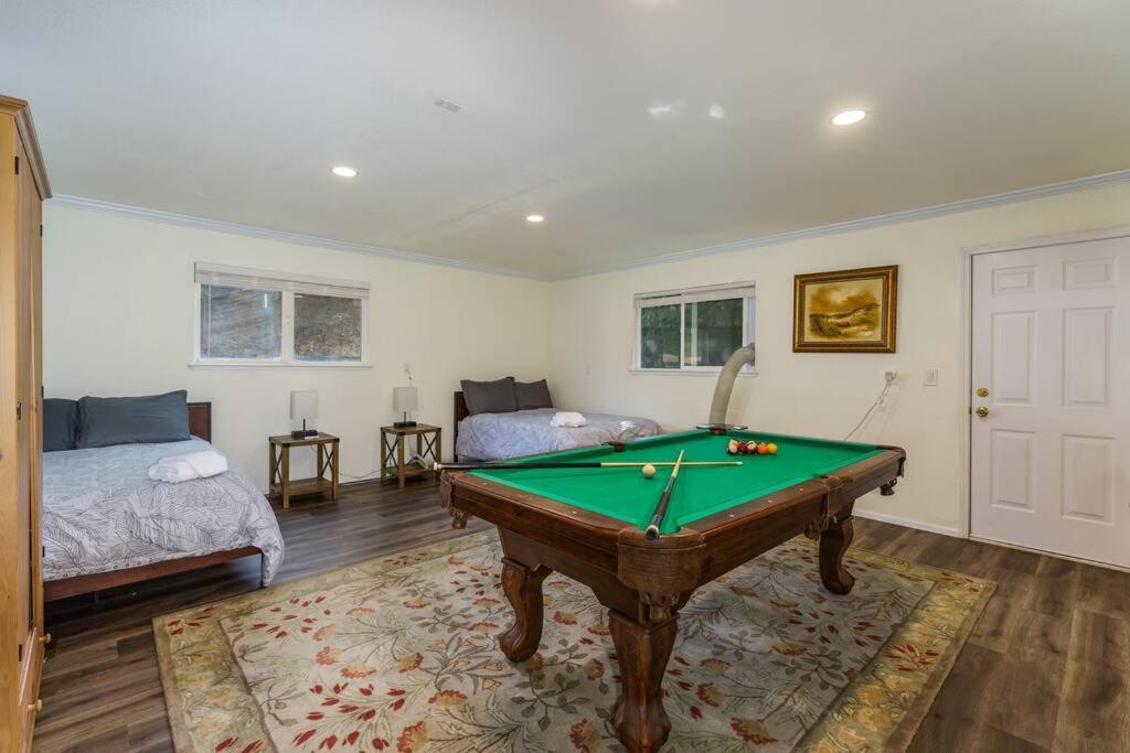 Acorn House - Charming House In Green Heaven With Pool Table With Lovely Backyard Oakhurst Extérieur photo