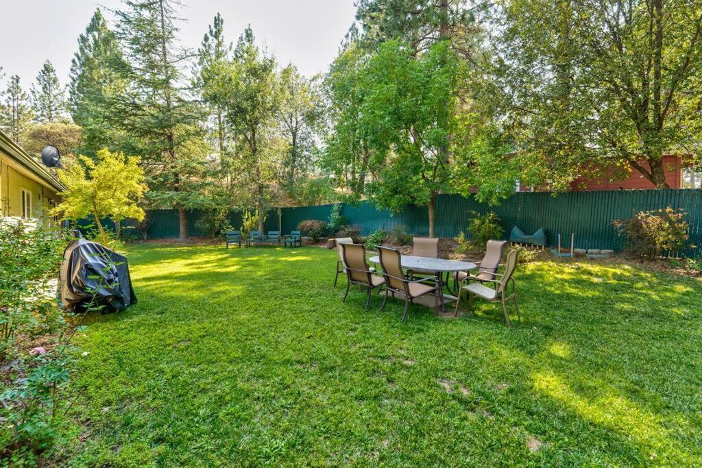 Acorn House - Charming House In Green Heaven With Pool Table With Lovely Backyard Oakhurst Extérieur photo